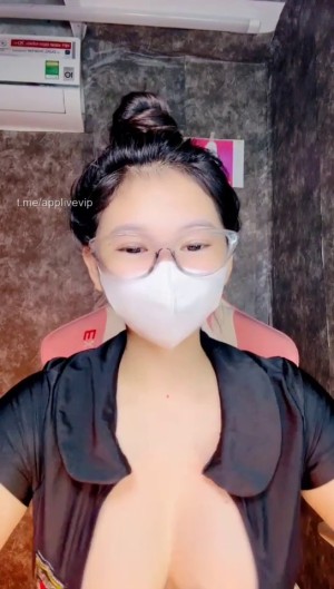 Dâm nữ Ly xù vú như quả mướp nghịch toy hồng P2 – Ly xù sexlivemoi